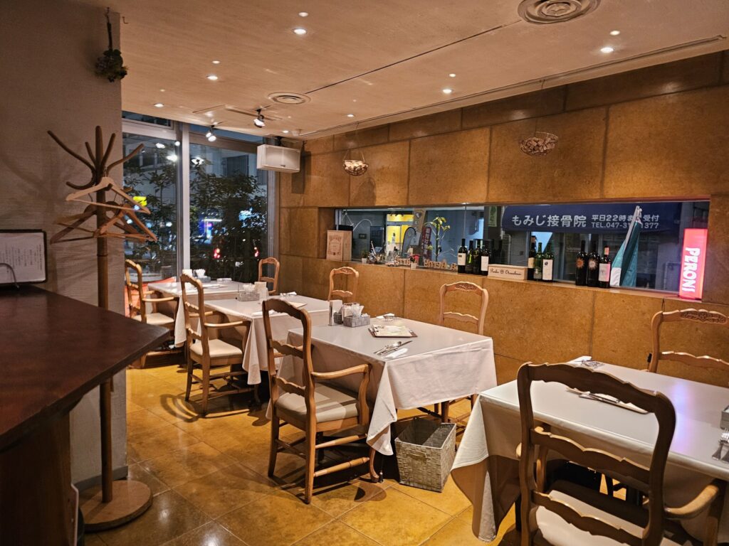 ラ・アーニー・マリスの店内